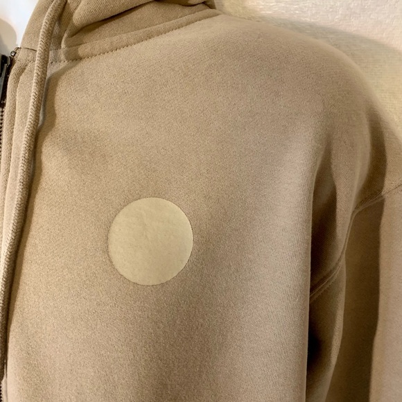 New Oak & Fort Beige Sweatshirt w/ Circle Print OS - Picture 2 of 5